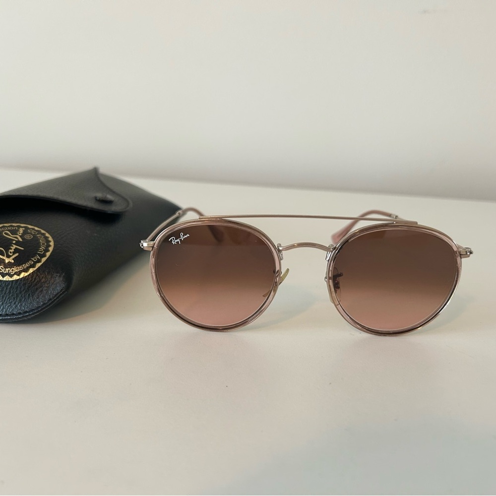 Ray-Ban - Rose Gold Round Sunglasses with Pink Tint